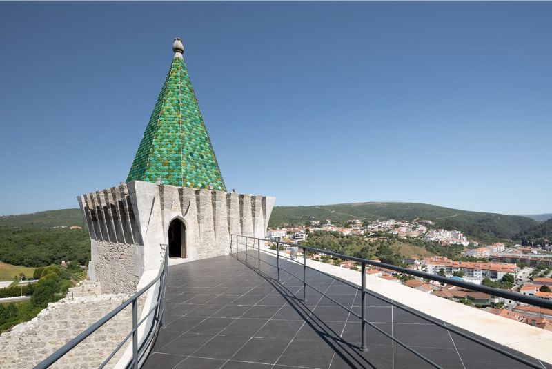 Castelo de Porto de Mós - Slabstone - Torre
